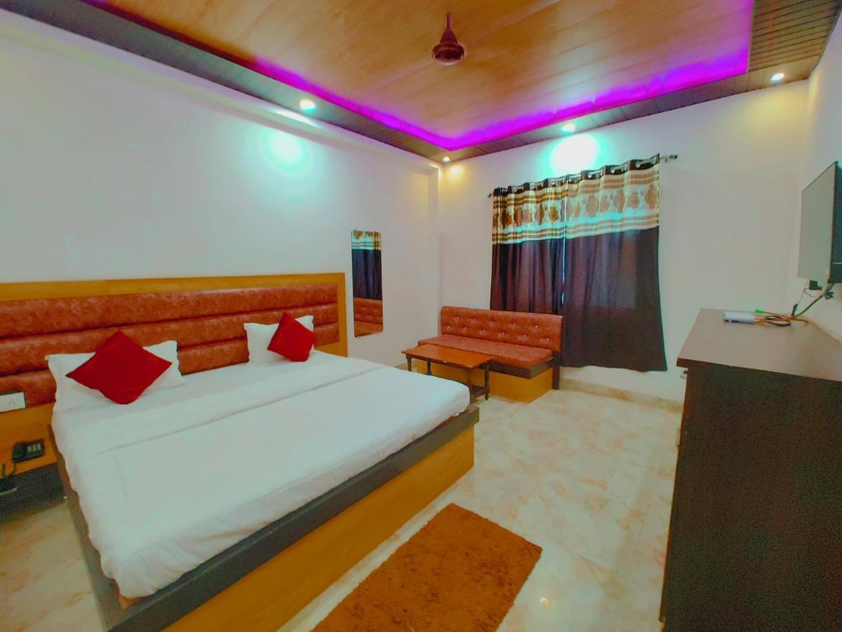 Elegance Hotel And Banquet Ayodhya 외부 사진