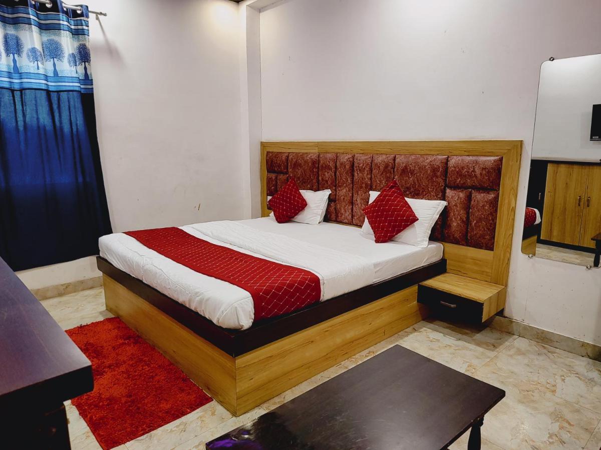 Elegance Hotel And Banquet Ayodhya 외부 사진