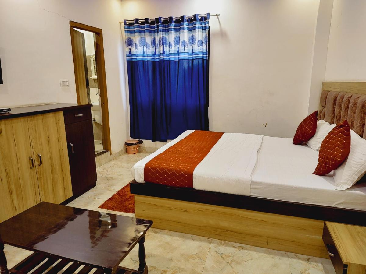 Elegance Hotel And Banquet Ayodhya 외부 사진