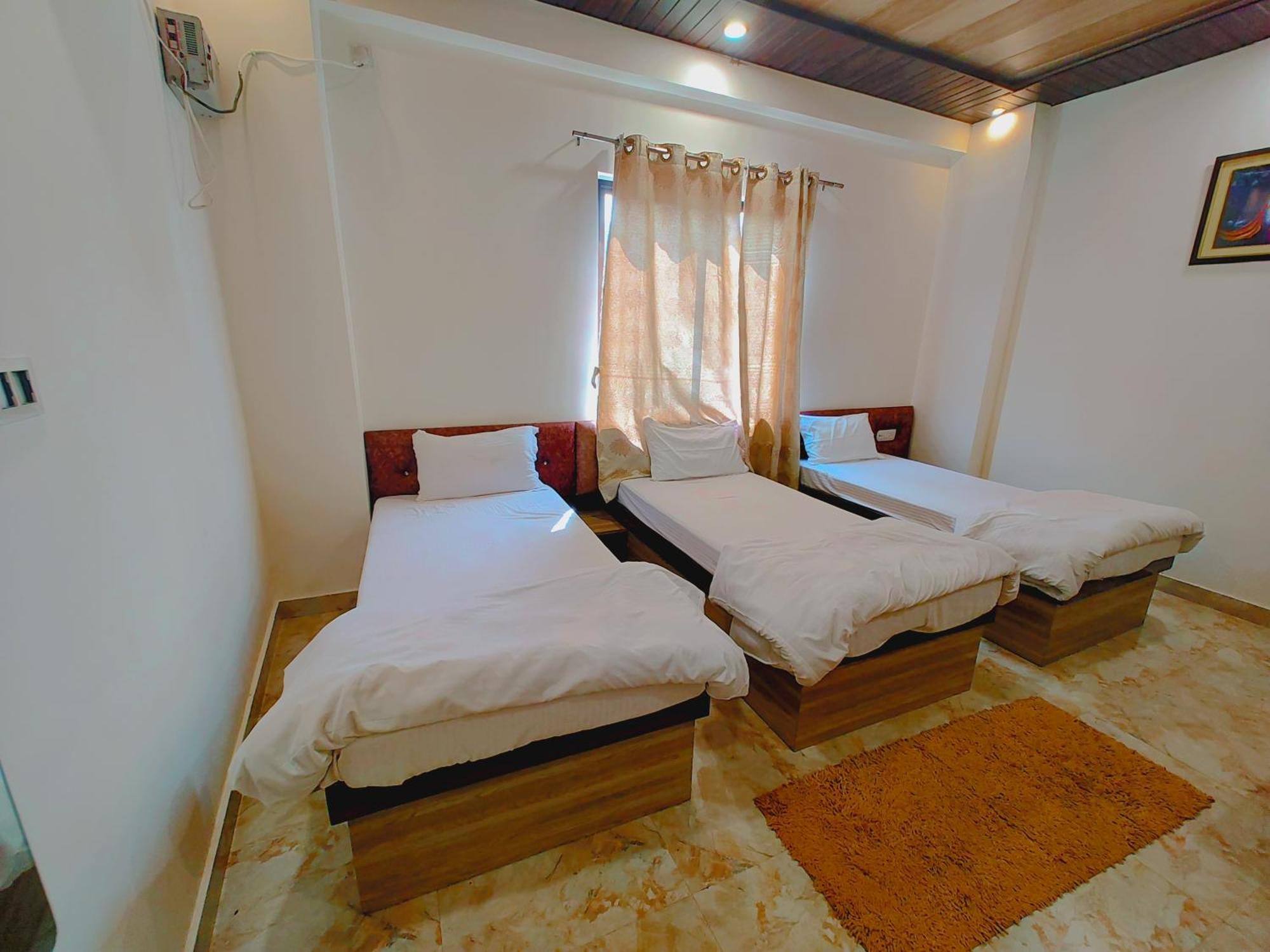 Elegance Hotel And Banquet Ayodhya 외부 사진