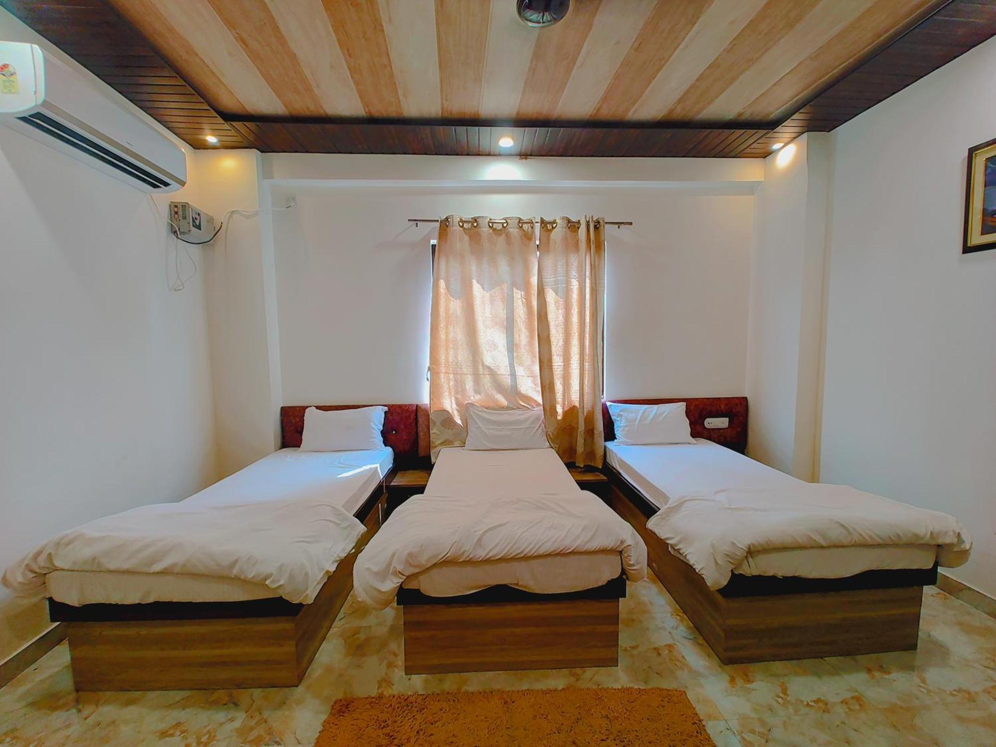 Elegance Hotel And Banquet Ayodhya 외부 사진