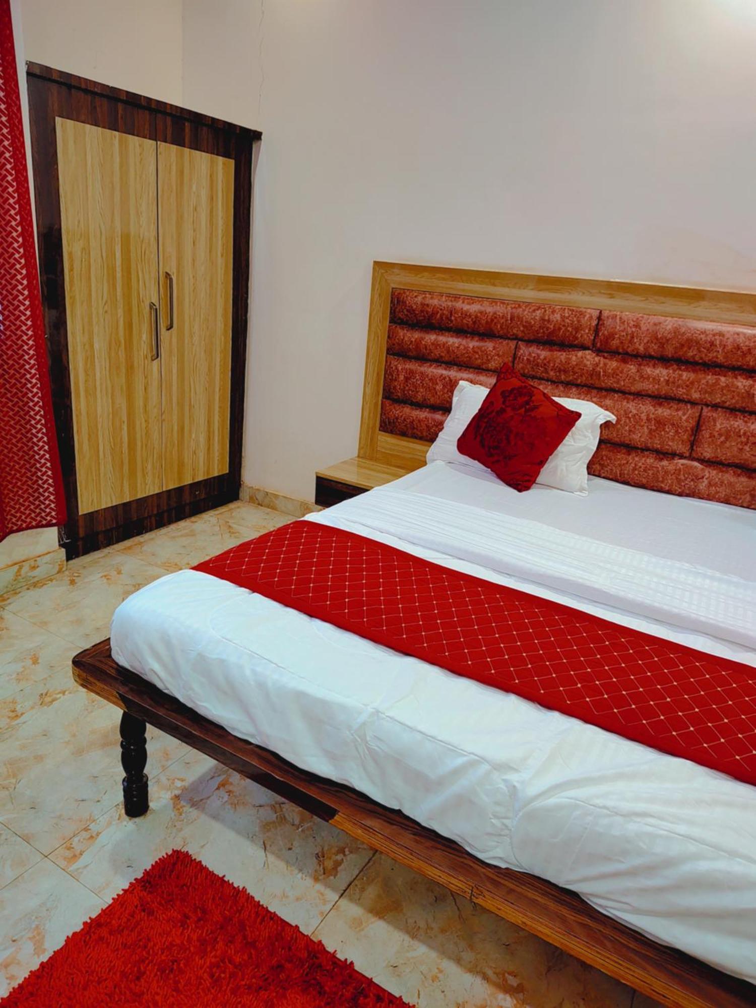 Elegance Hotel And Banquet Ayodhya 외부 사진