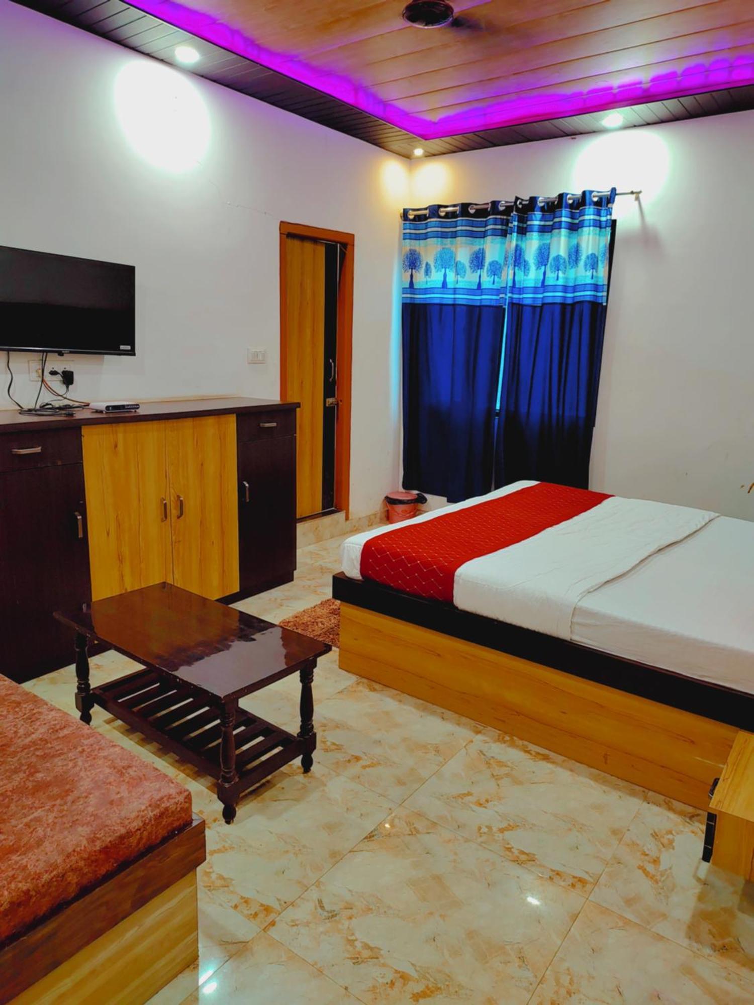 Elegance Hotel And Banquet Ayodhya 외부 사진