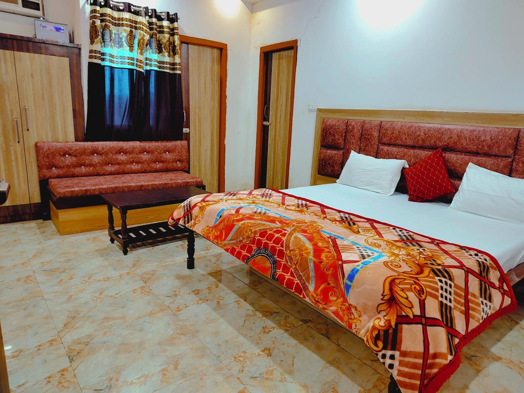 Elegance Hotel And Banquet Ayodhya 외부 사진