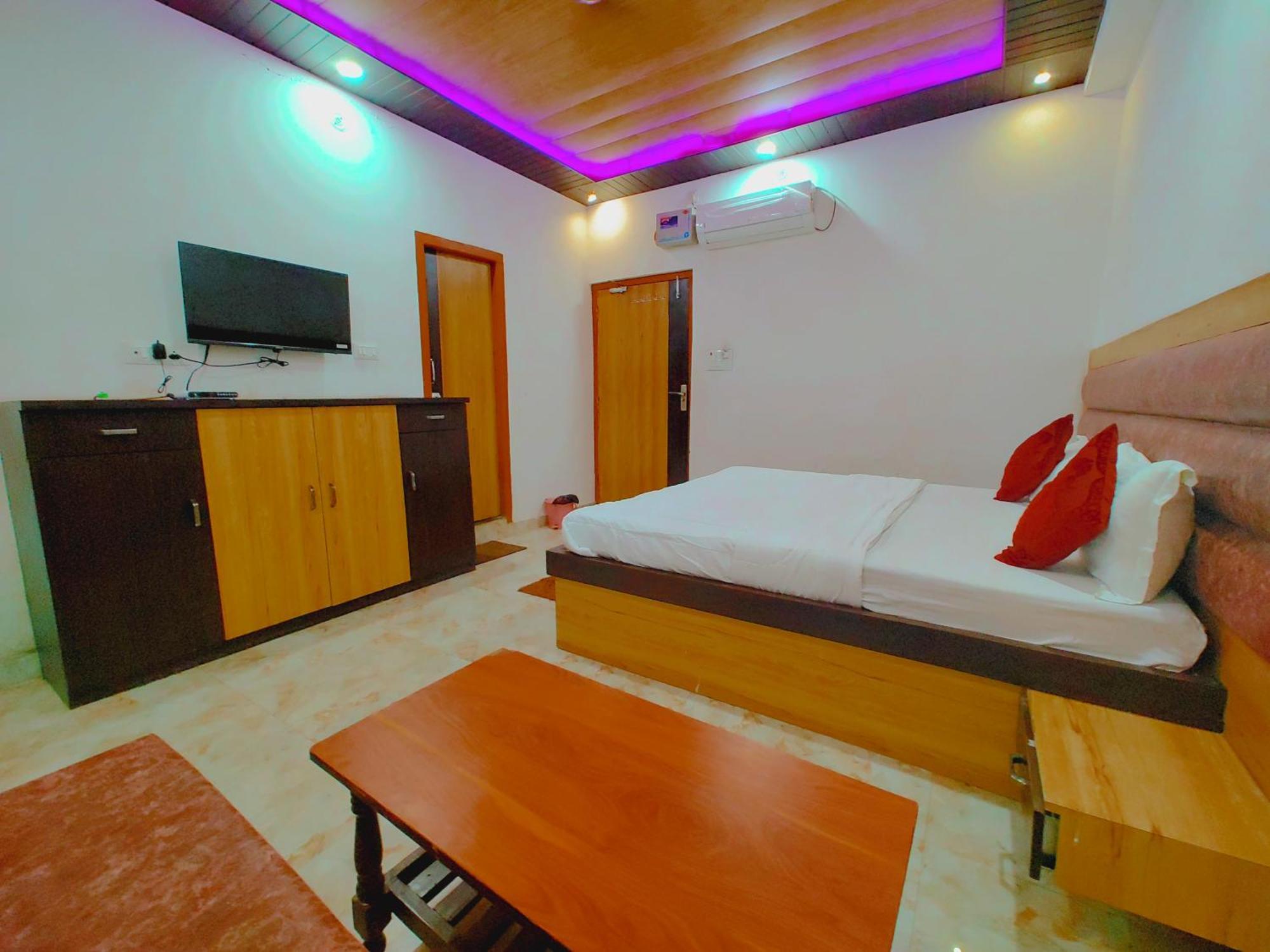 Elegance Hotel And Banquet Ayodhya 외부 사진