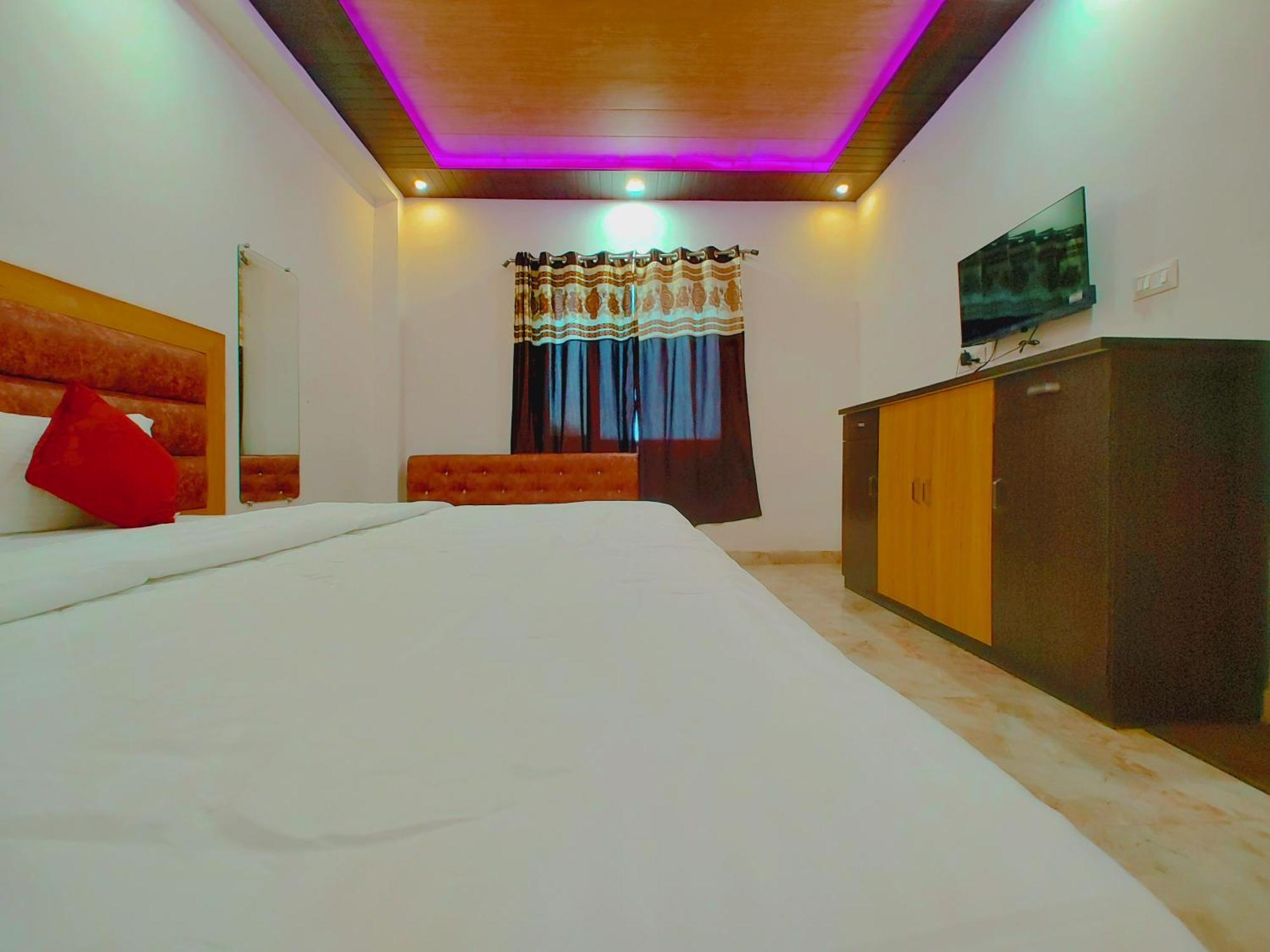 Elegance Hotel And Banquet Ayodhya 외부 사진