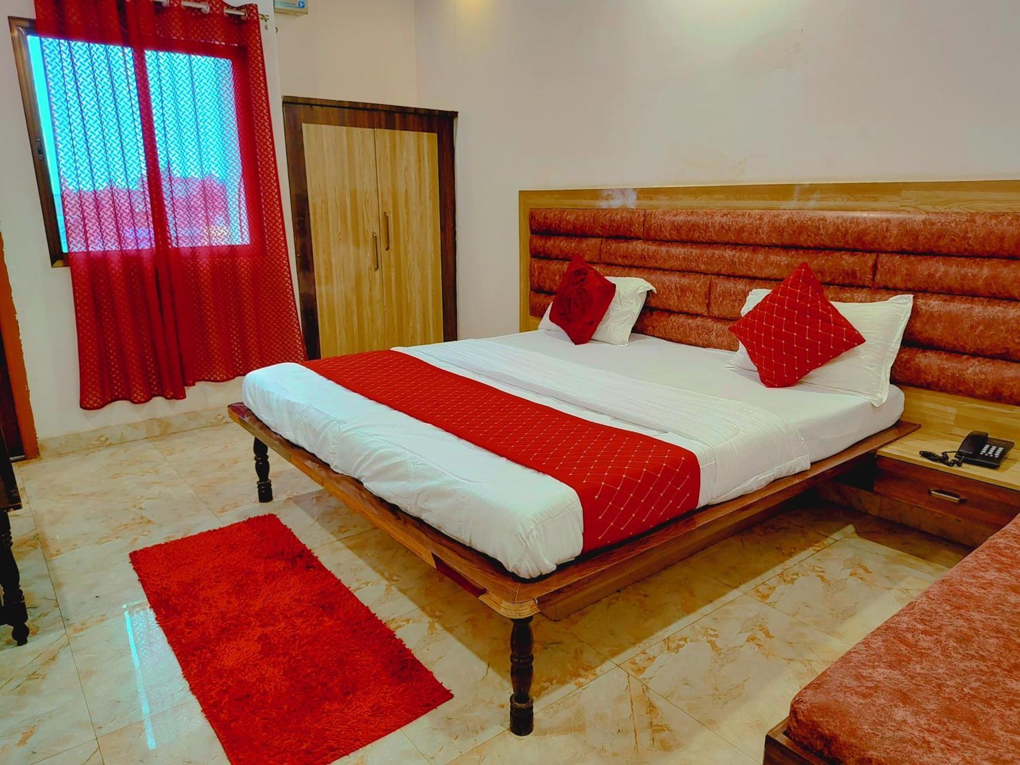 Elegance Hotel And Banquet Ayodhya 외부 사진