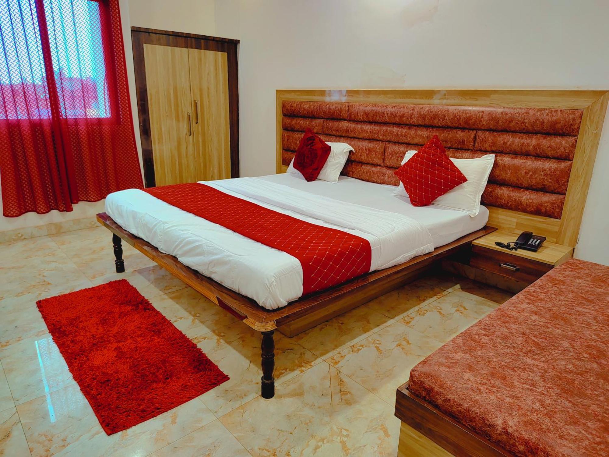 Elegance Hotel And Banquet Ayodhya 외부 사진