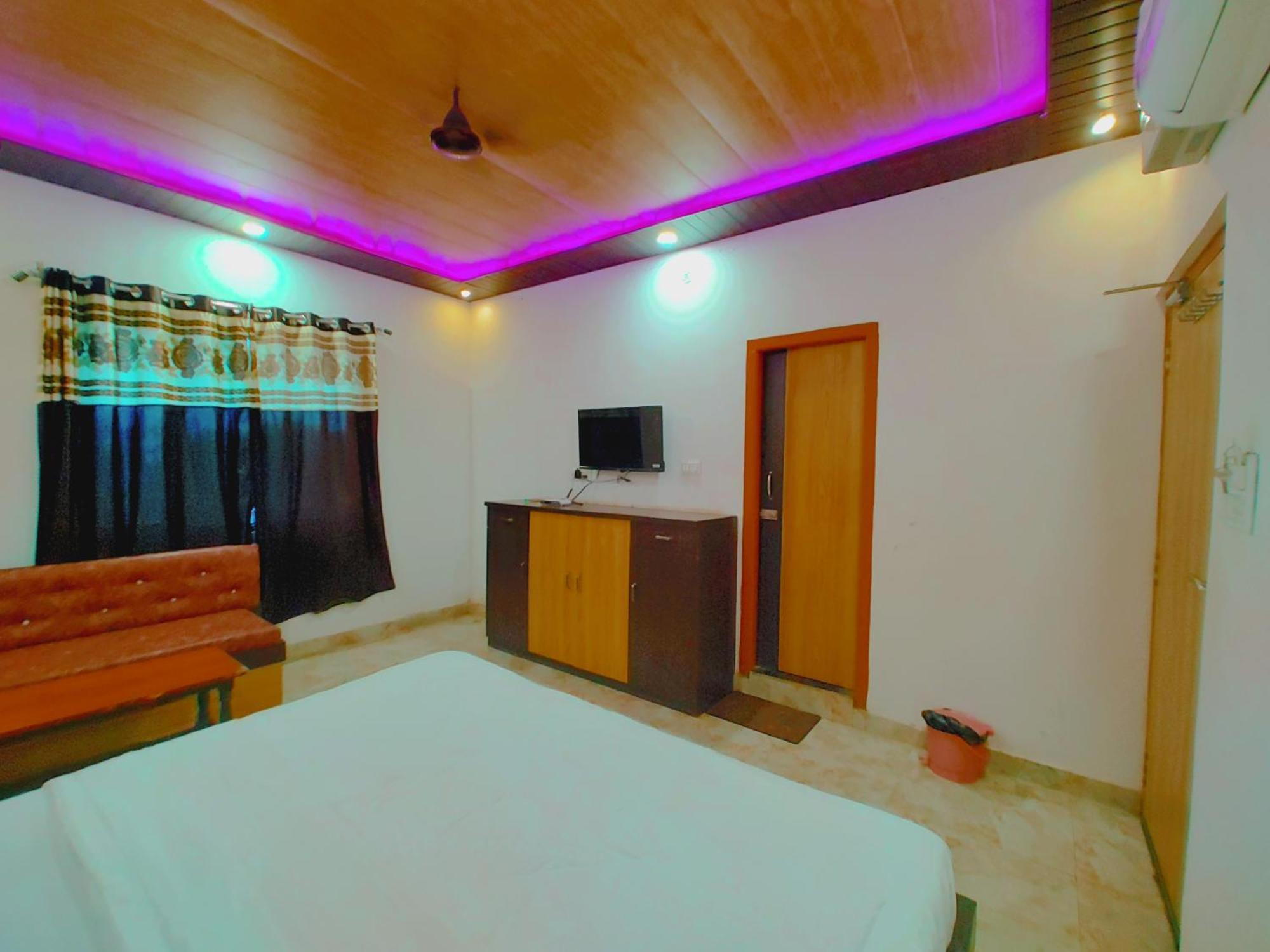 Elegance Hotel And Banquet Ayodhya 외부 사진
