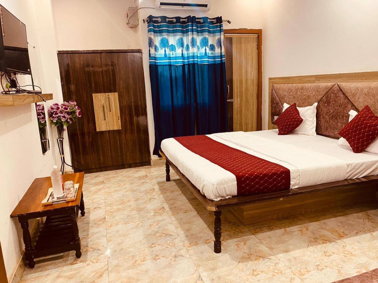 Elegance Hotel And Banquet Ayodhya 외부 사진