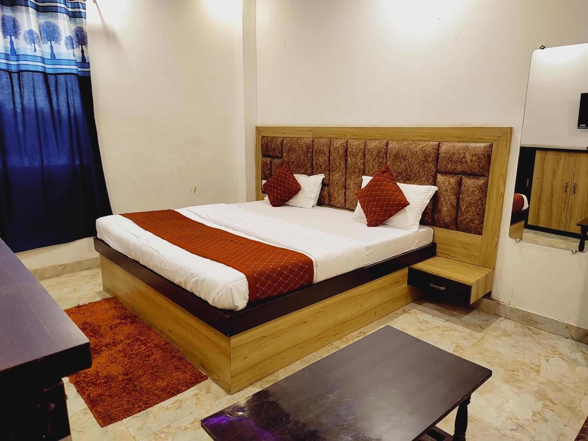 Elegance Hotel And Banquet Ayodhya 외부 사진